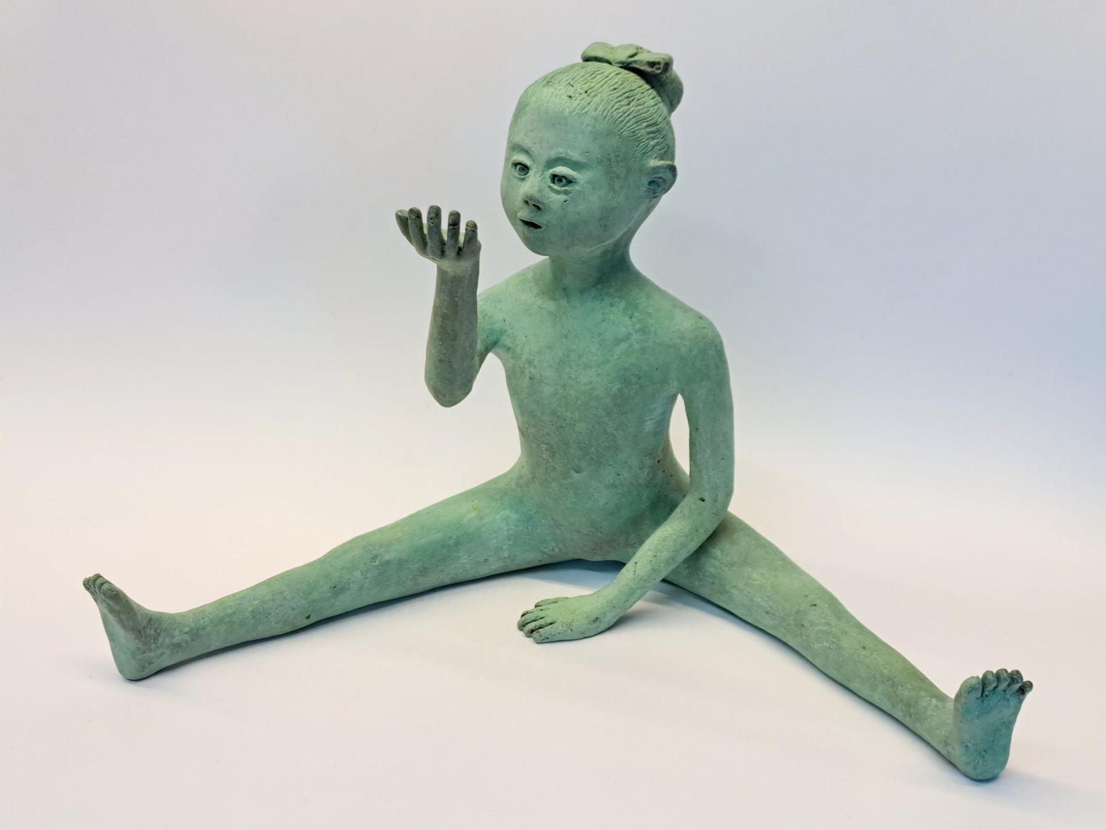 Bronze figure girl 4