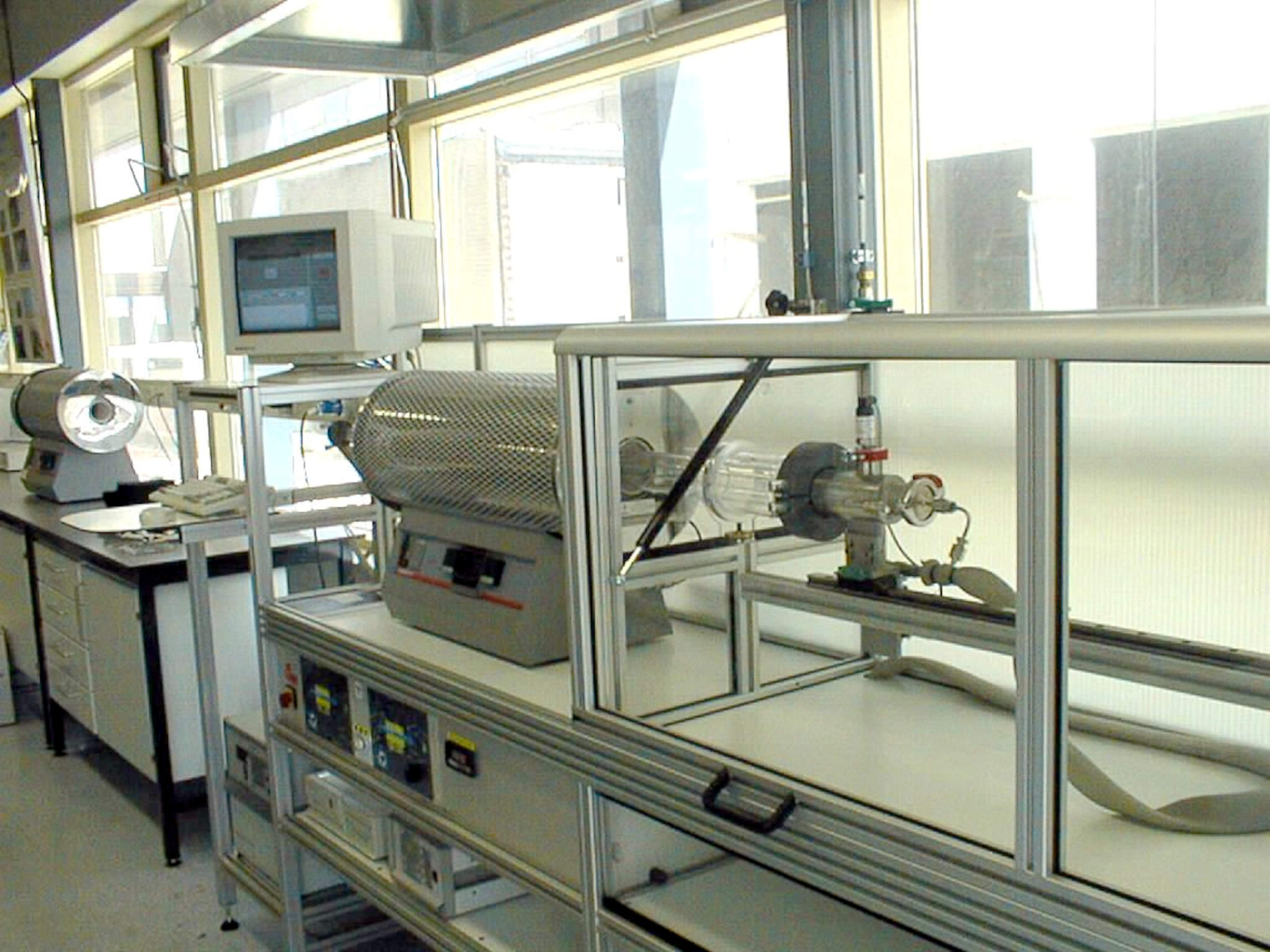 Laboratory high-temperature process equipment