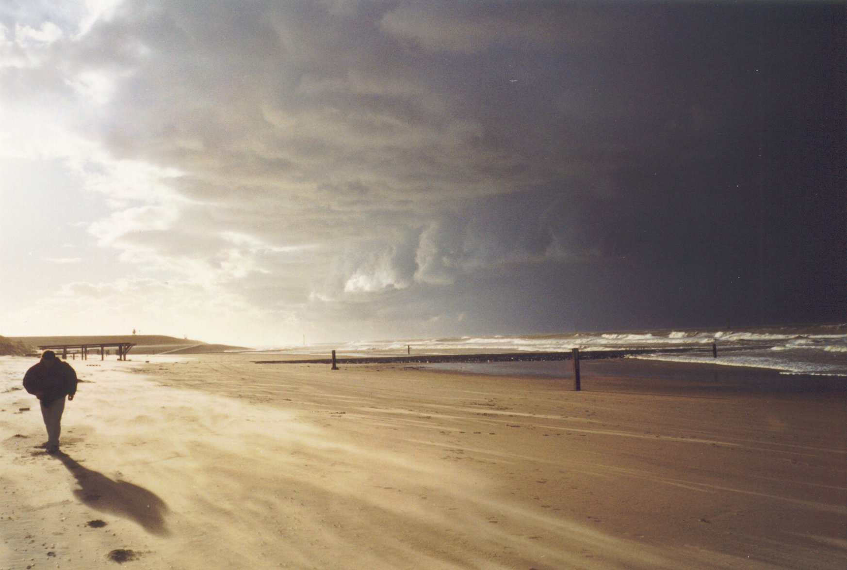 A winterstorm approaching the Dutch beach